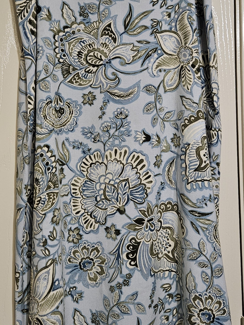 Vince Camuto Women Pale Blue Floral Maxi Skirt, Size XL.